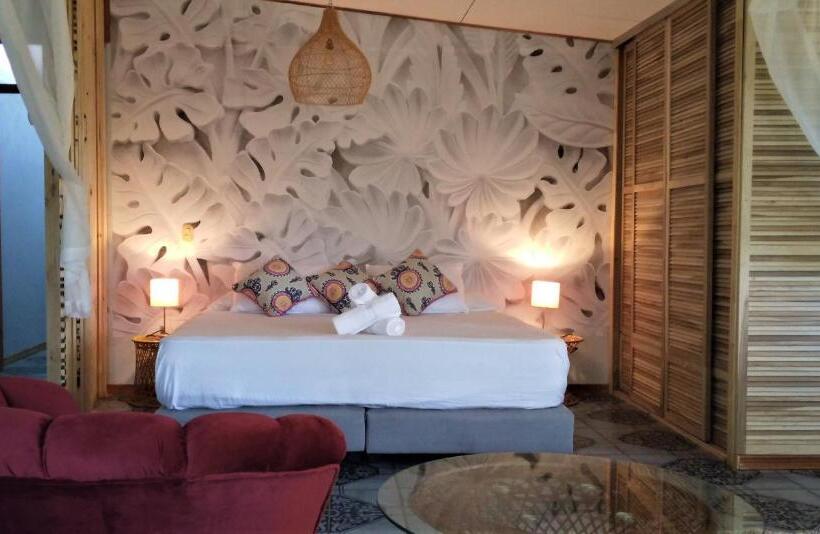 استراحتگاه Space One