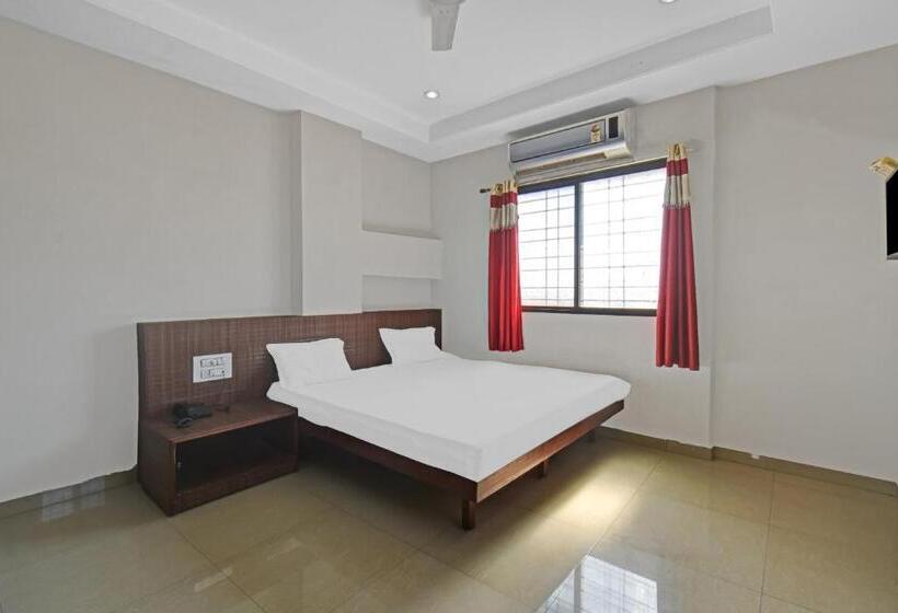 Spot On Hotel Om Residency