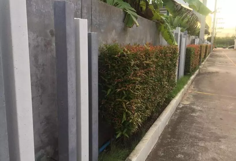 ユースホステル Home Rezidence Prachinburi