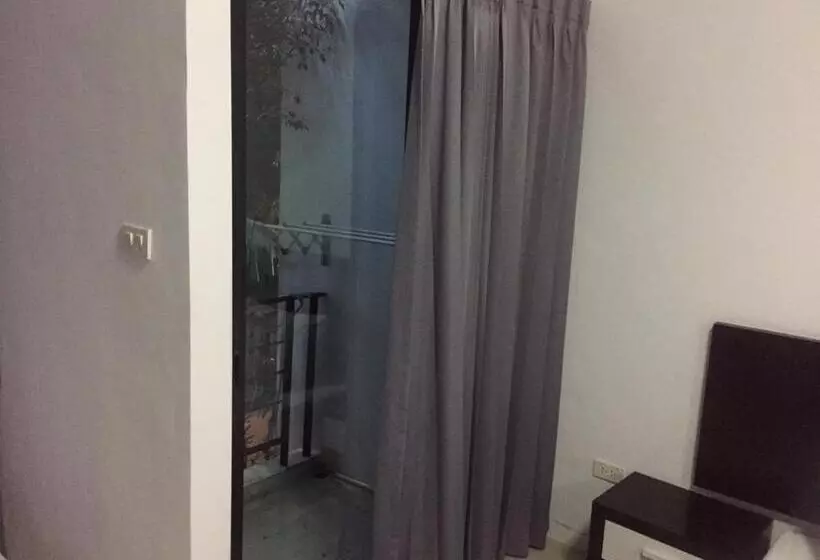 ユースホステル Home Rezidence Prachinburi