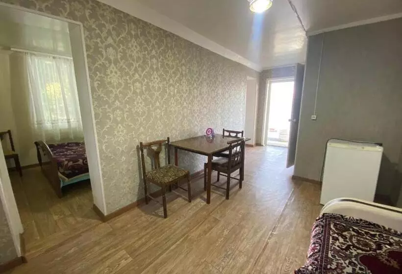Retkeilymaja Ishkhan Resort/beach