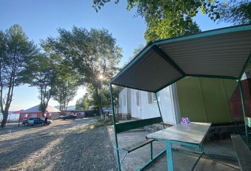 Albergue Ishkhan Resort/beach