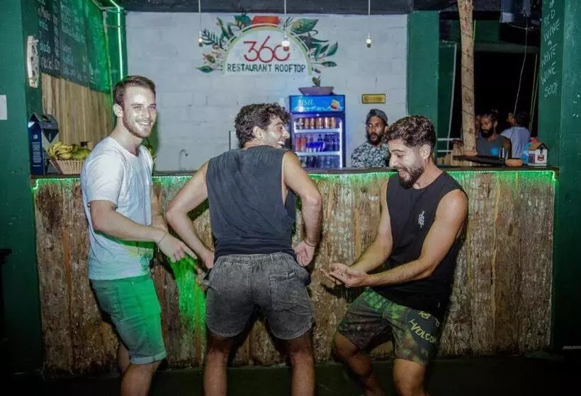 Beach Break Surf Hostel