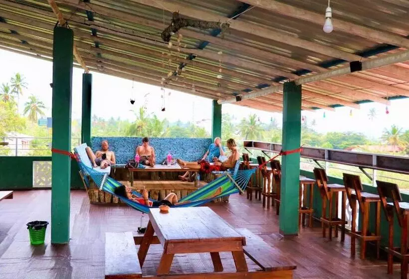 Beach Break Surf Hostel