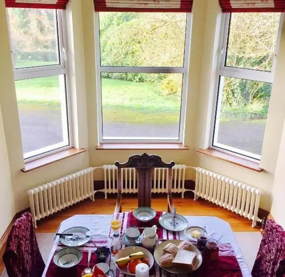 Aamiaismajoitus (B&B) Brackfield House Deal 49