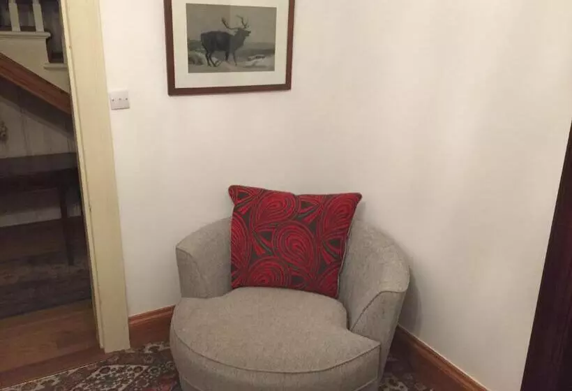 Aamiaismajoitus (B&B) Brackfield House Deal 49