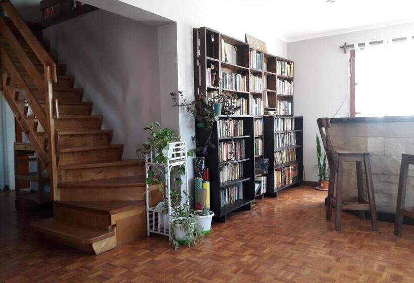 تختخواب و صبحانه La Casa Del Mono