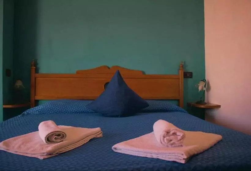 ベッドアンドブレックファースト La Trinacria