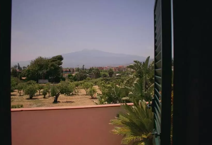 ベッドアンドブレックファースト La Trinacria