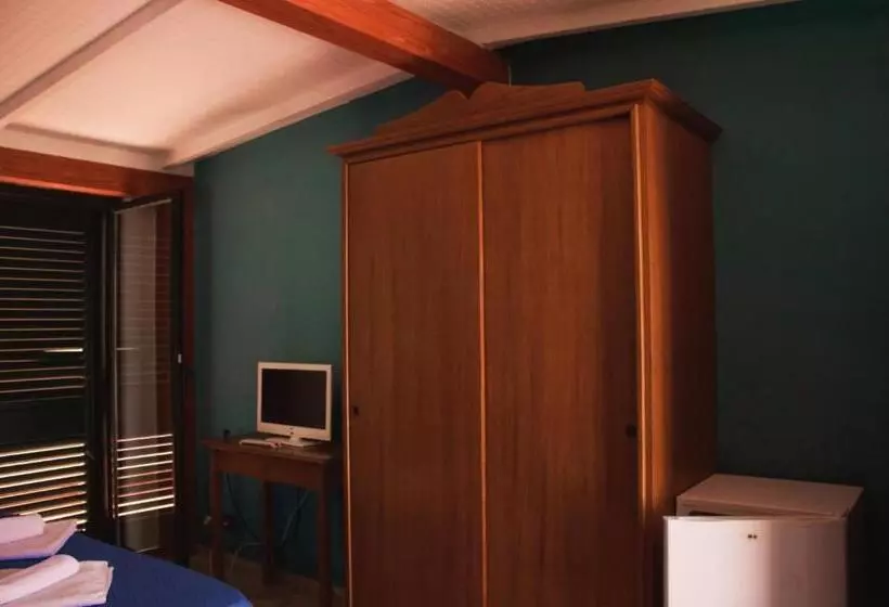 ベッドアンドブレックファースト La Trinacria