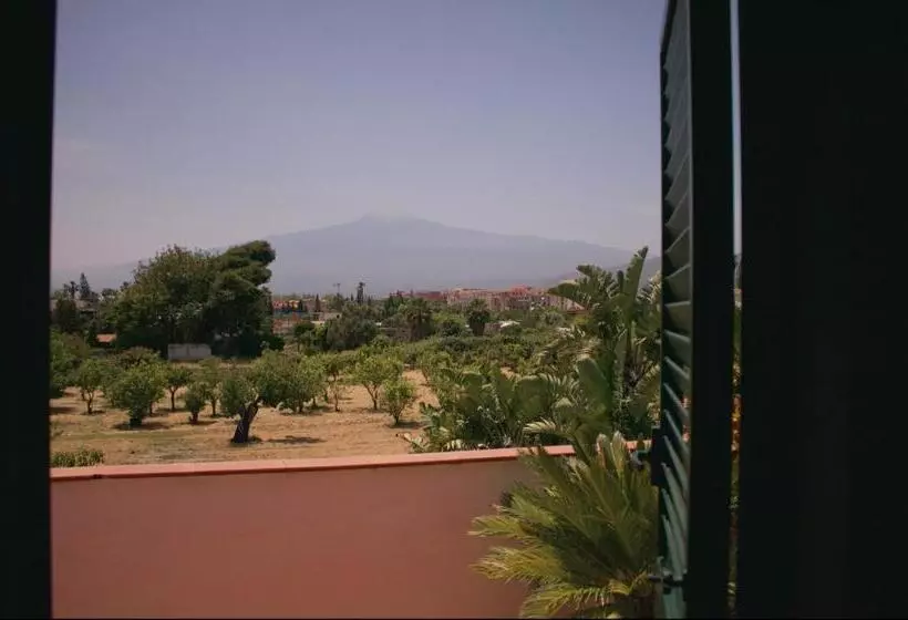 ベッドアンドブレックファースト La Trinacria