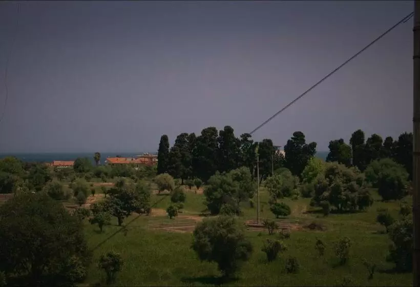 ベッドアンドブレックファースト La Trinacria