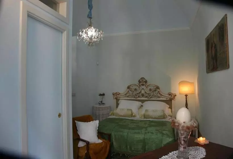 Aamiaismajoitus (B&B) Locus Amoenus Luxury Rooms