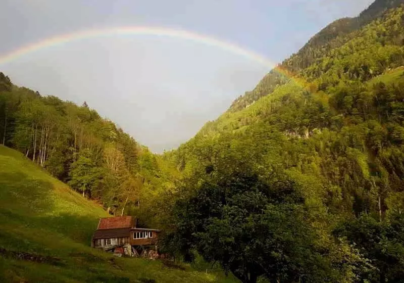Aamiaismajoitus (B&B) Panorama Jurte über Dem Uri See B