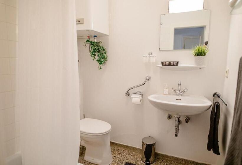 مبيت وإفطار Zimmer Graz