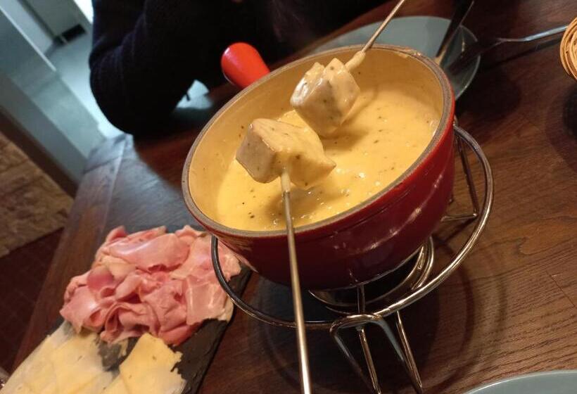 Freeride Hostel & Bar