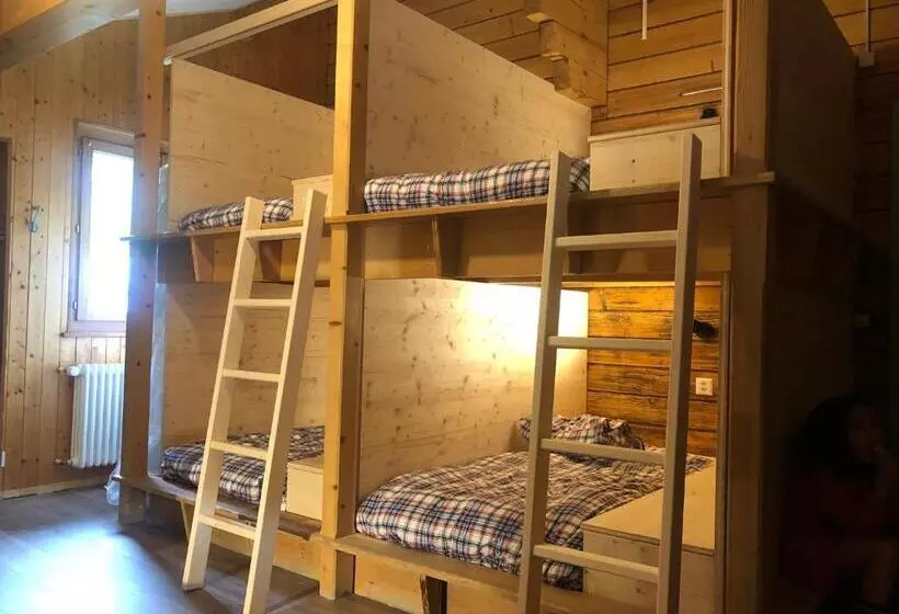 Freeride Hostel & Bar