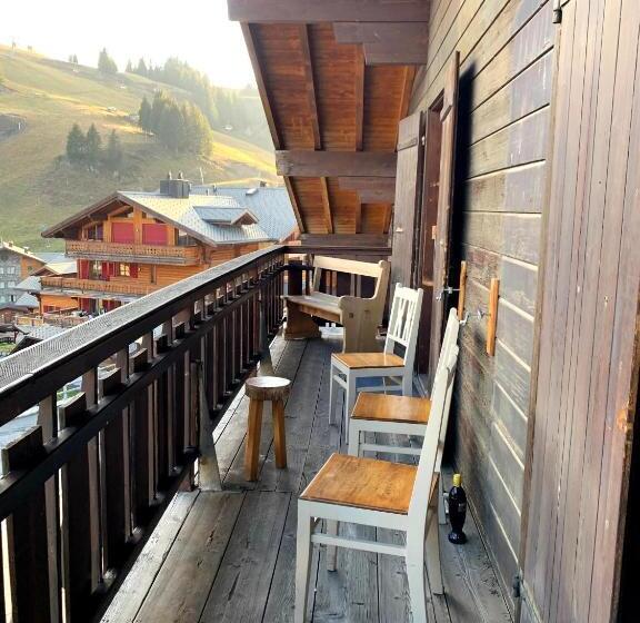 Freeride Hostel & Bar