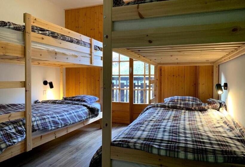 Freeride Hostel & Bar