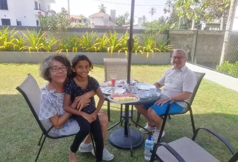 ホテル Amadel Negombo