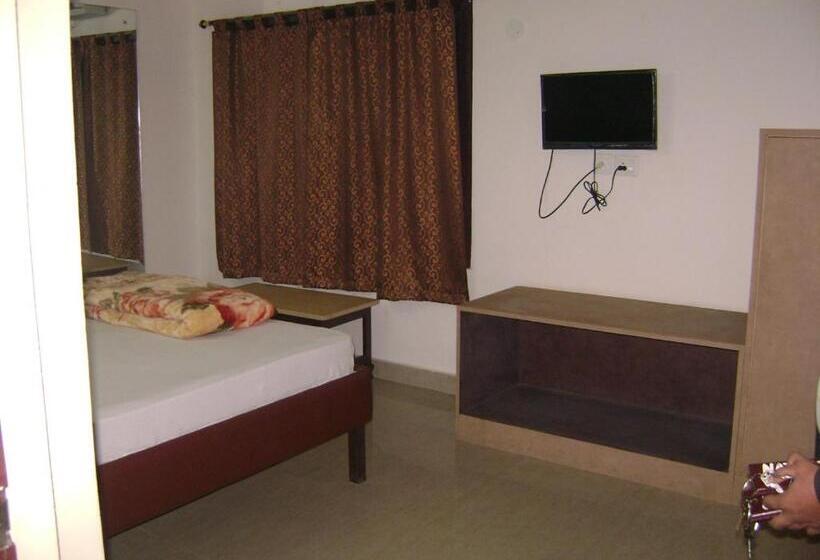 בית מלון כפרי Natraj