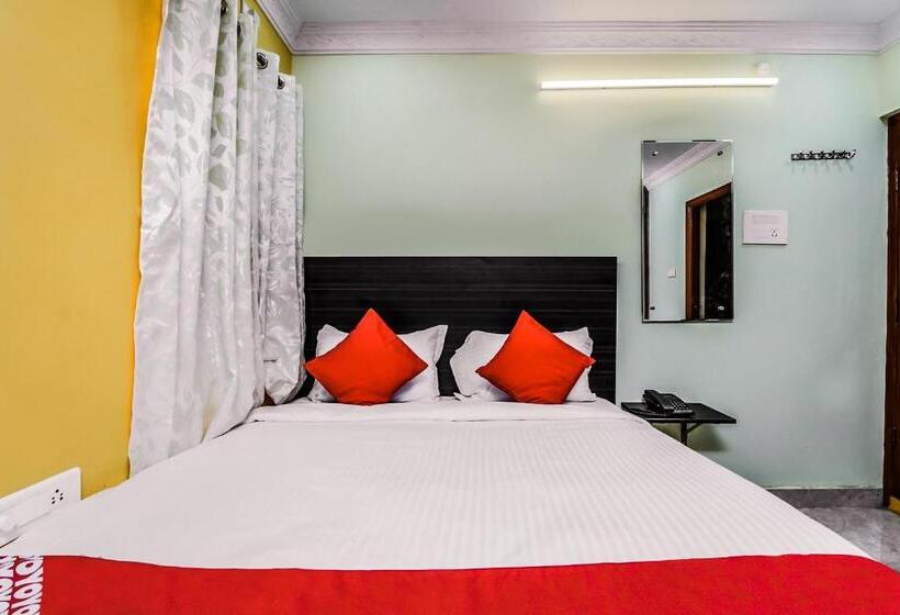 هتل Oyo Pramukh Heights