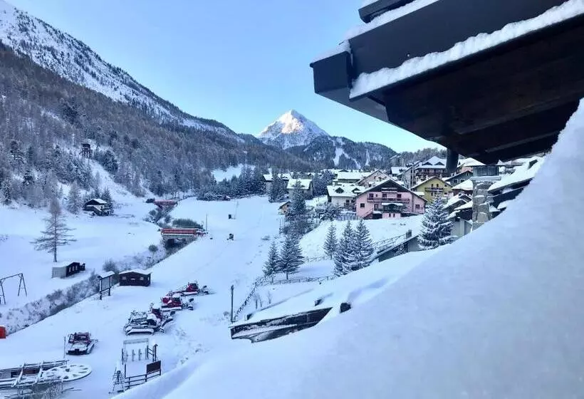 ホテル Piccolo Chalet