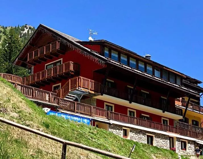 ホテル Piccolo Chalet