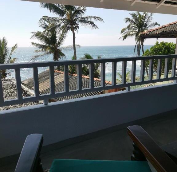 Mountain Wave Hotel And Surfshop