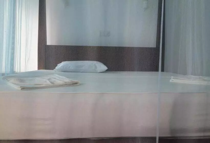 Mountain Wave Hotel And Surfshop