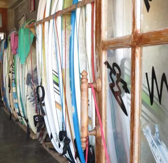 Mountain Wave Hotel And Surfshop