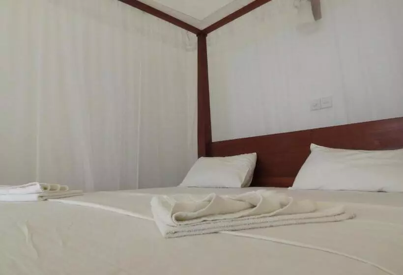 Mountain Wave Hotel And Surfshop
