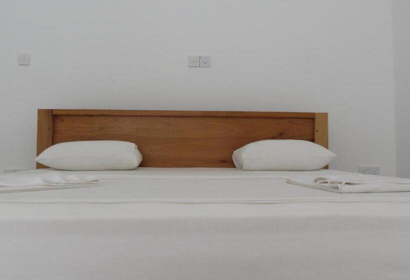 Mountain Wave Hotel And Surfshop