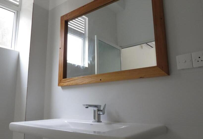 Mountain Wave Hotel And Surfshop