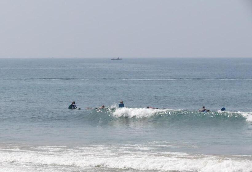 Mountain Wave Hotel And Surfshop