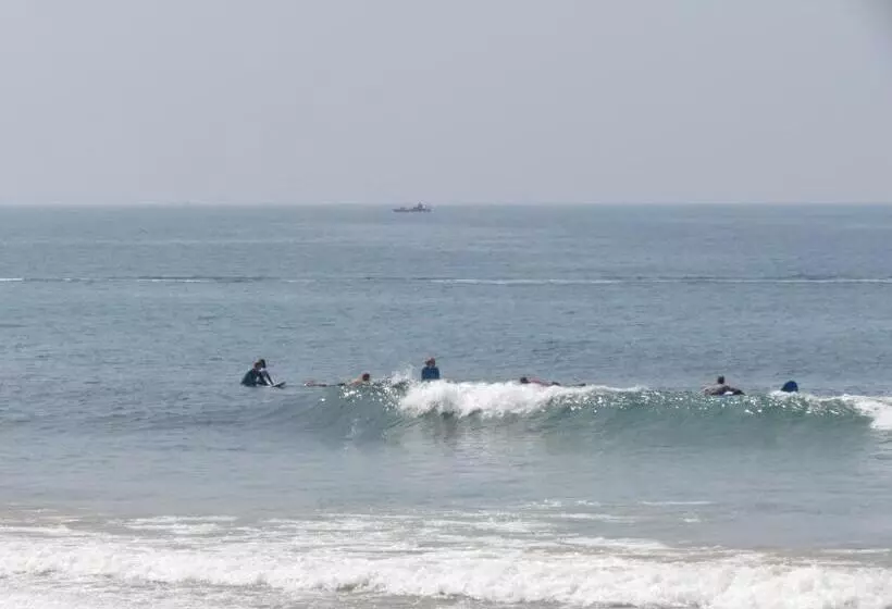 Mountain Wave Hotel And Surfshop