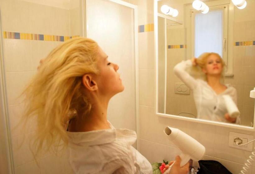 פנסיון Camere Delfini