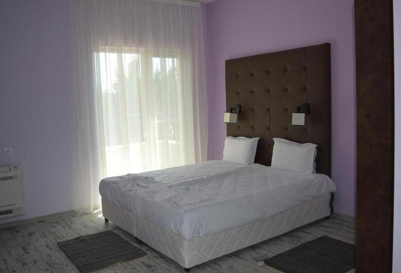 פנסיון Eco Complex Miramar