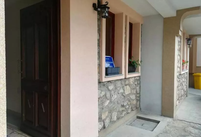 پانسیون Stefani Apartments