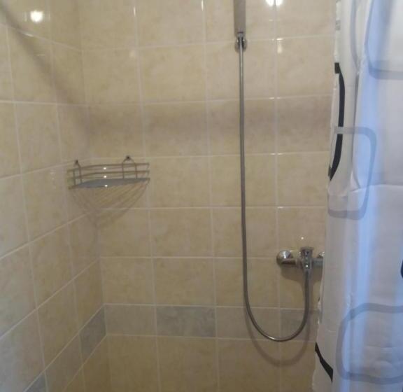 پانسیون Studio V