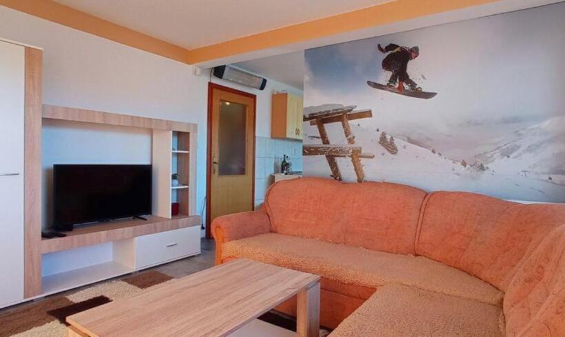 پانسیون Studio V