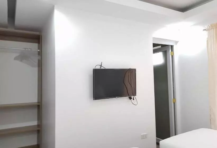 ペンション Tagaytay Guest House