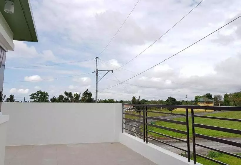 ペンション Tagaytay Guest House