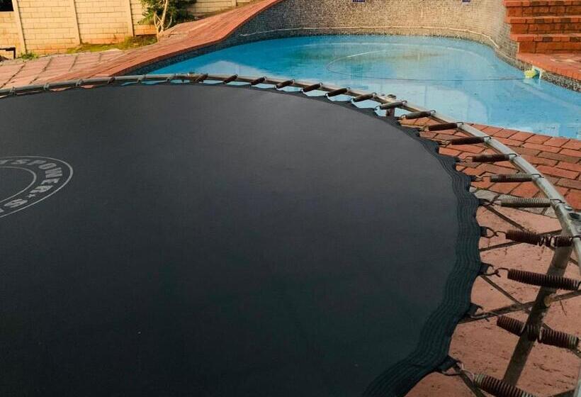 منتجع Edladleni Holiday Accomodation