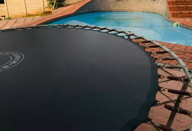 Lomakeskus Edladleni Holiday Accomodation