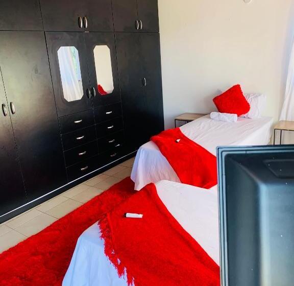 منتجع Edladleni Holiday Accomodation