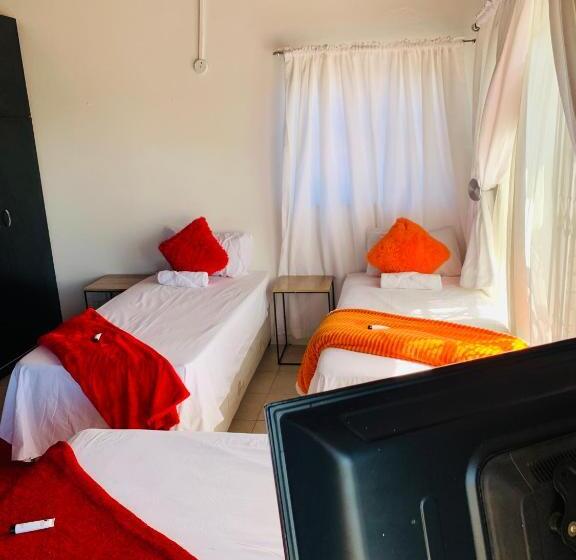 منتجع Edladleni Holiday Accomodation