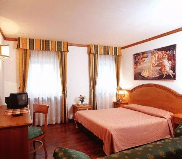 Hotelli Albergo Scarpone