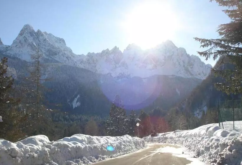 Hotelli Albergo Scarpone