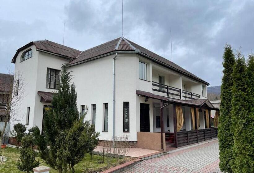 فندق Beregynia